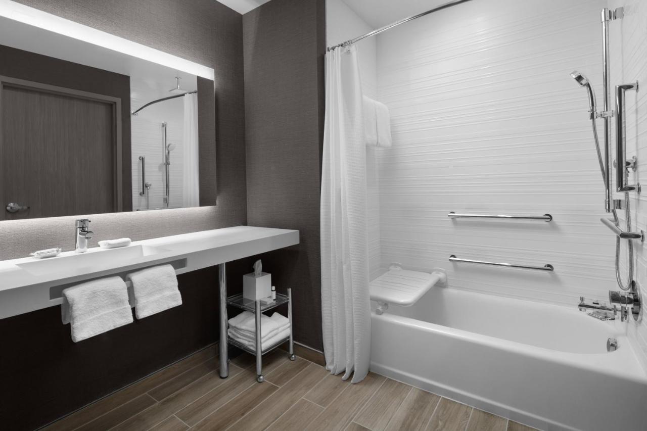 Ac Hotel By Marriott Miami Dadeland Glenvar Heights Екстериор снимка